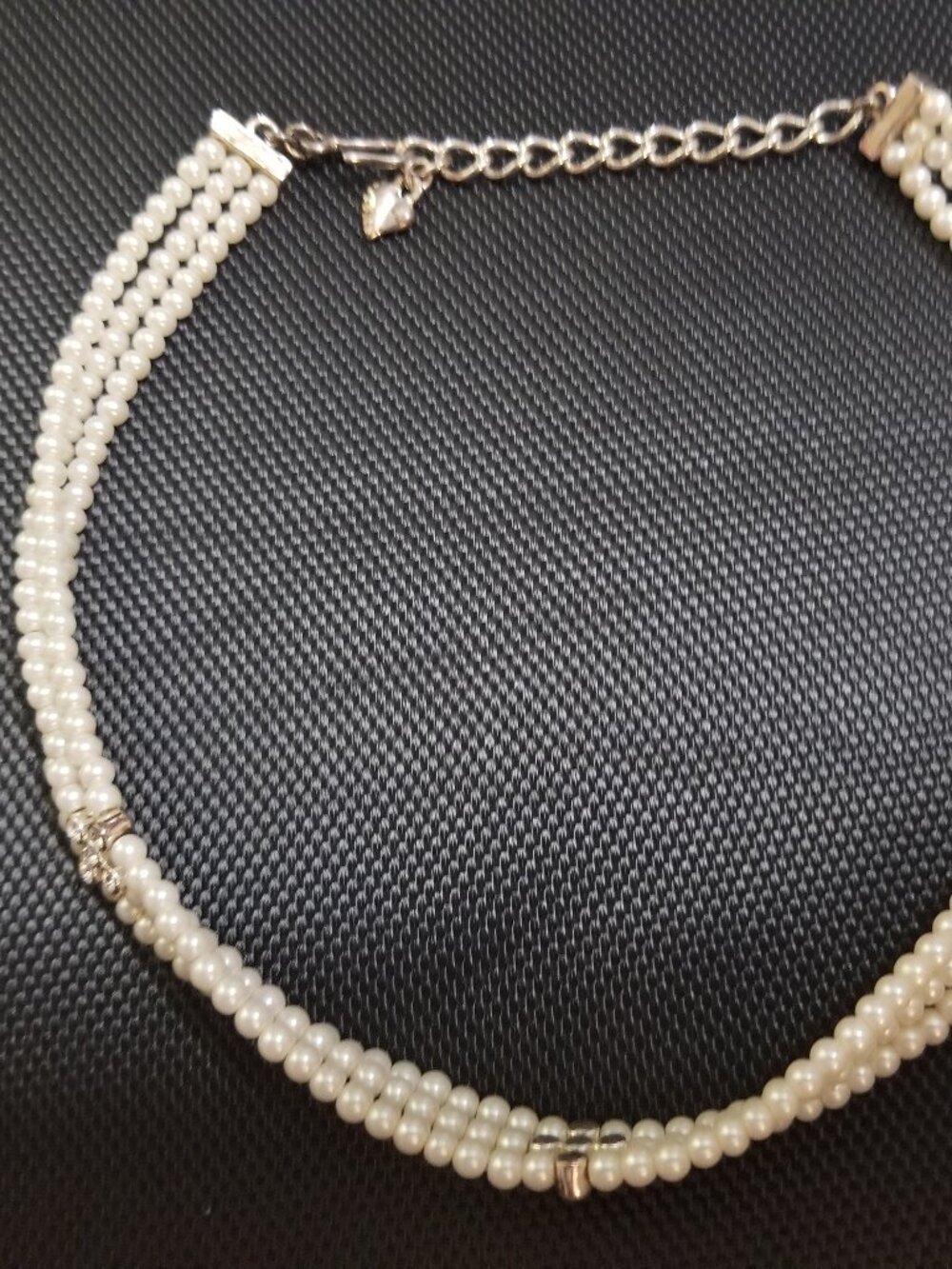 Vintage CAROLEE Faux-Pearl [Three] Crystal-Charm Chocker-Necklace
